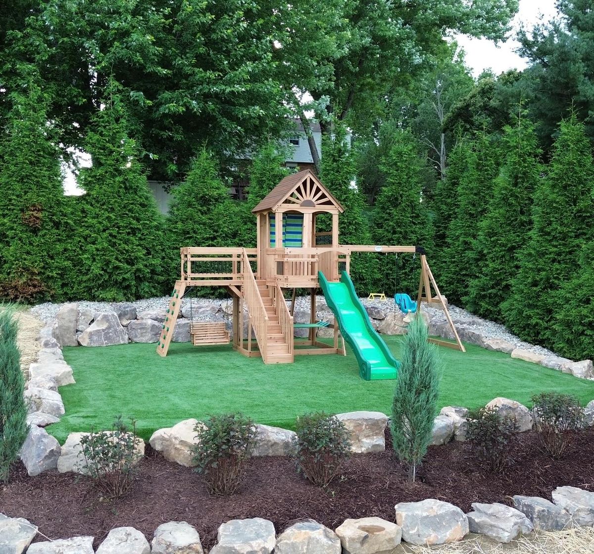 Turf & Putting Greens for Henney’s Custom Hardscapes in Canonsburg, PA