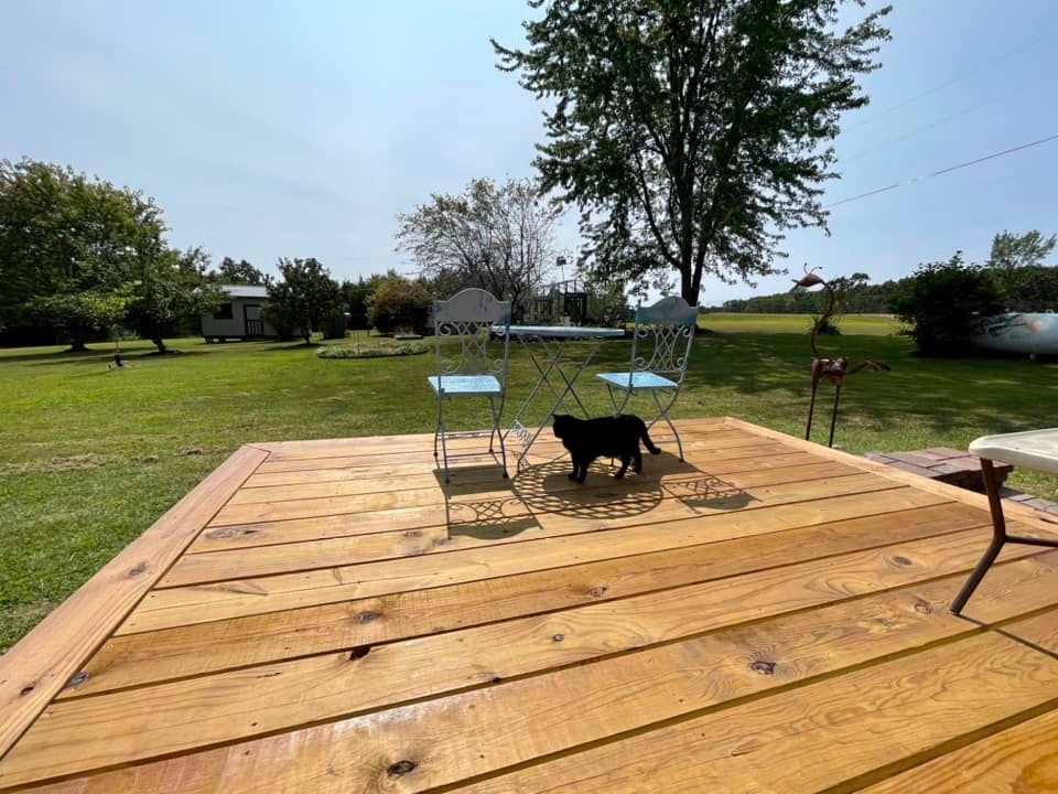 Exterior Painting and Staining for Chameleon Decor KC in Kansas City, MO