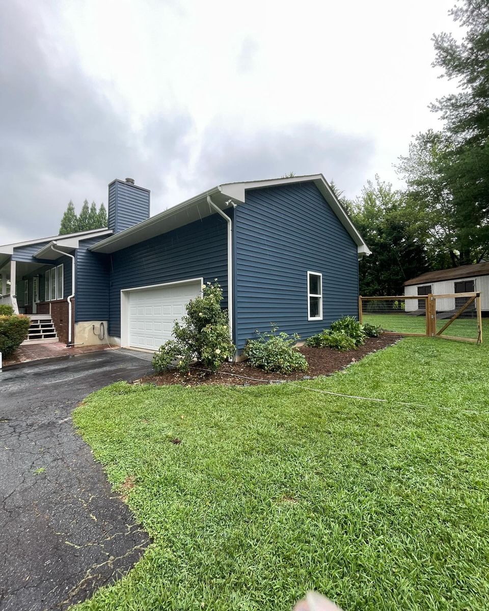 Exterior Painting for A2 Painting LLC in Hendersonville, NC