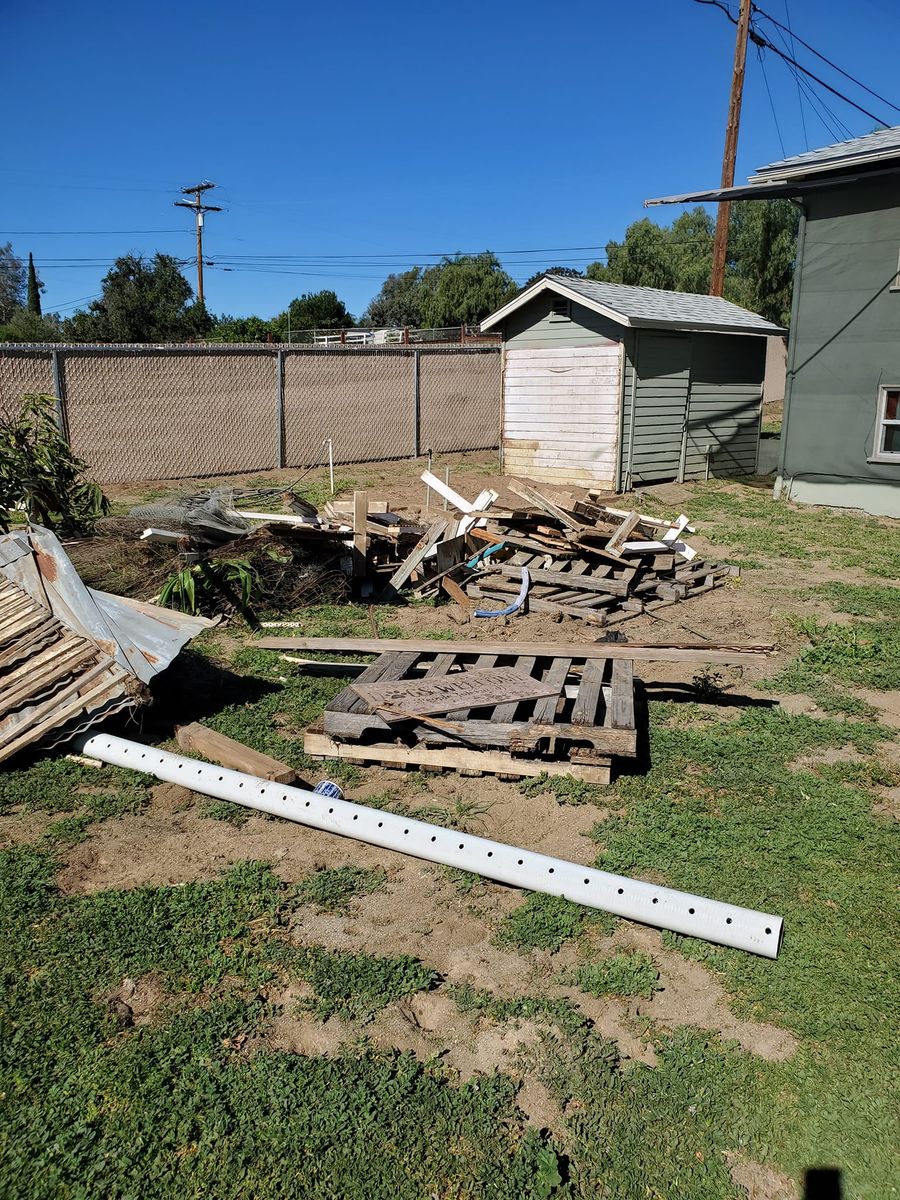 Construction Debris Removal for J.R.C Tree Services & Junk Removal in Fallbrook Junction, California