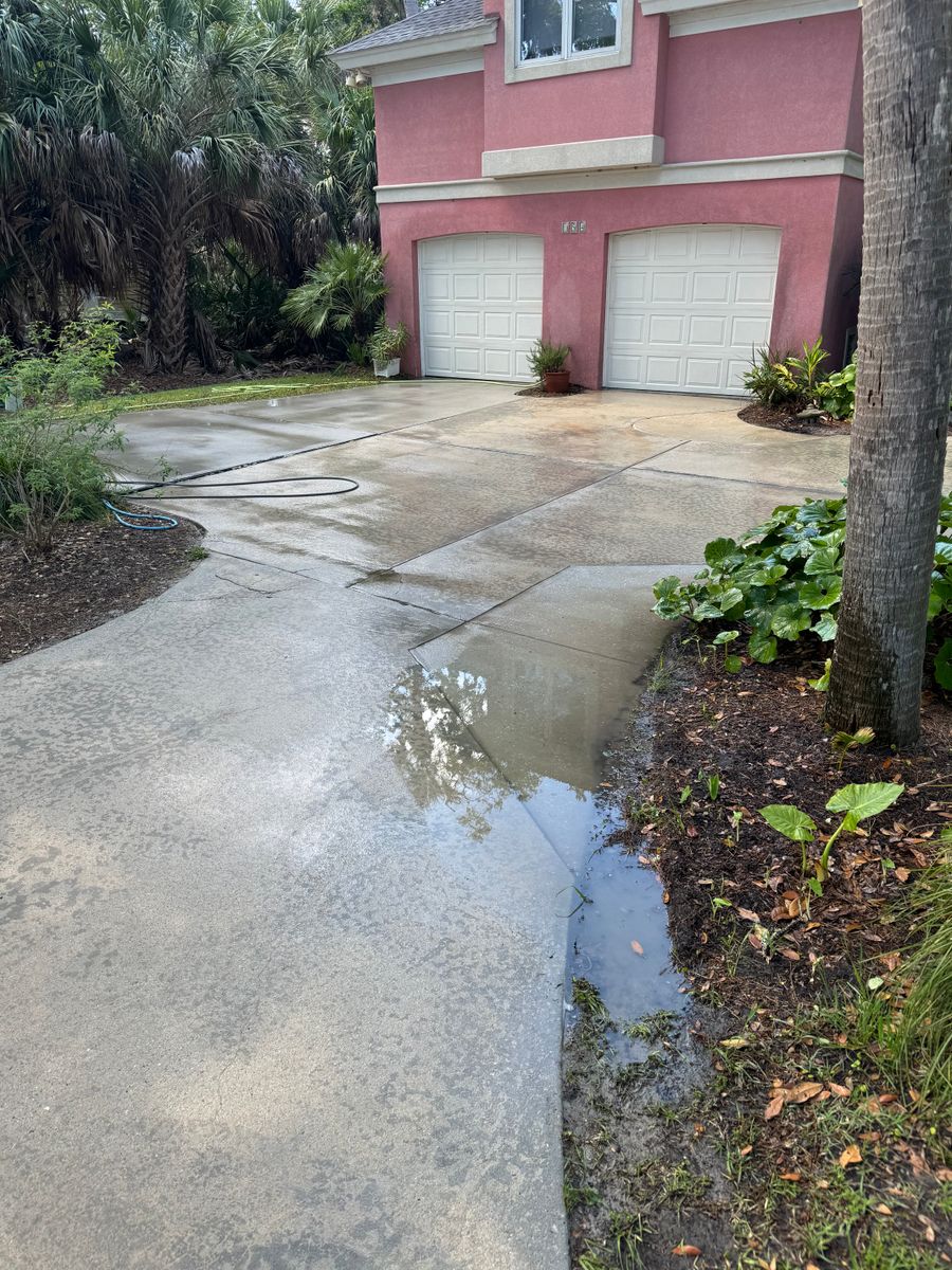Driveway and Sidewalk Cleaning for Patriot Soft Wash LLC in Beaufort, SC