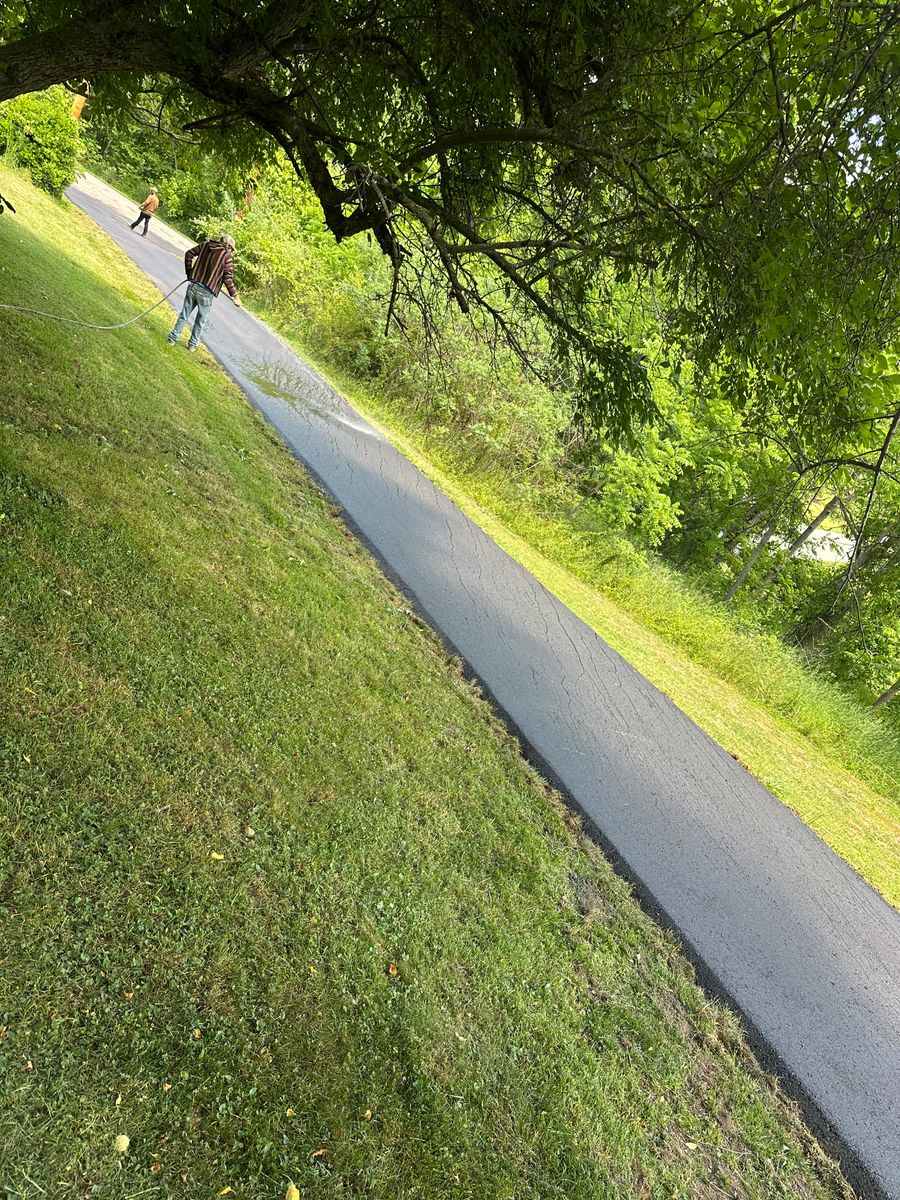 Asphalt Seal Coating for Metzler Paving and Sealcoating LLC in Jacksboro, TN