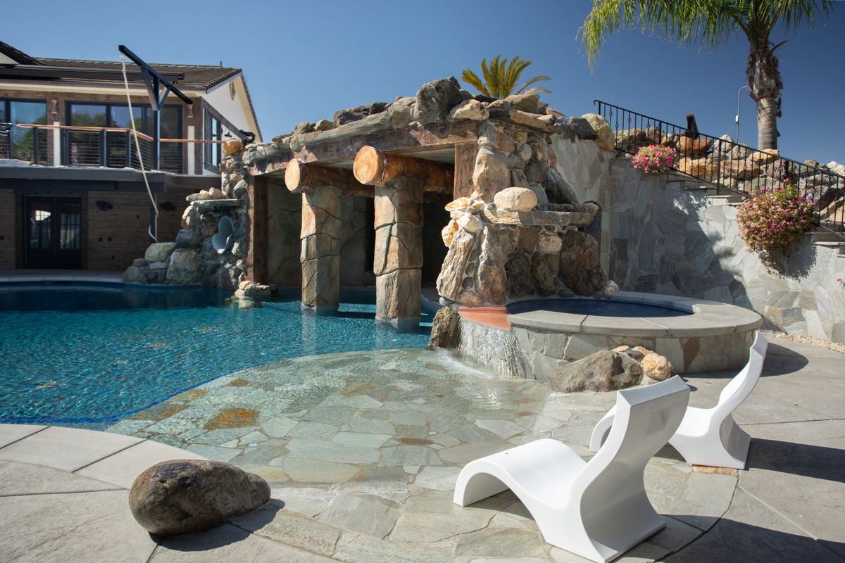Custom Pool Construction for Western Pools Inc in Marysville, CA