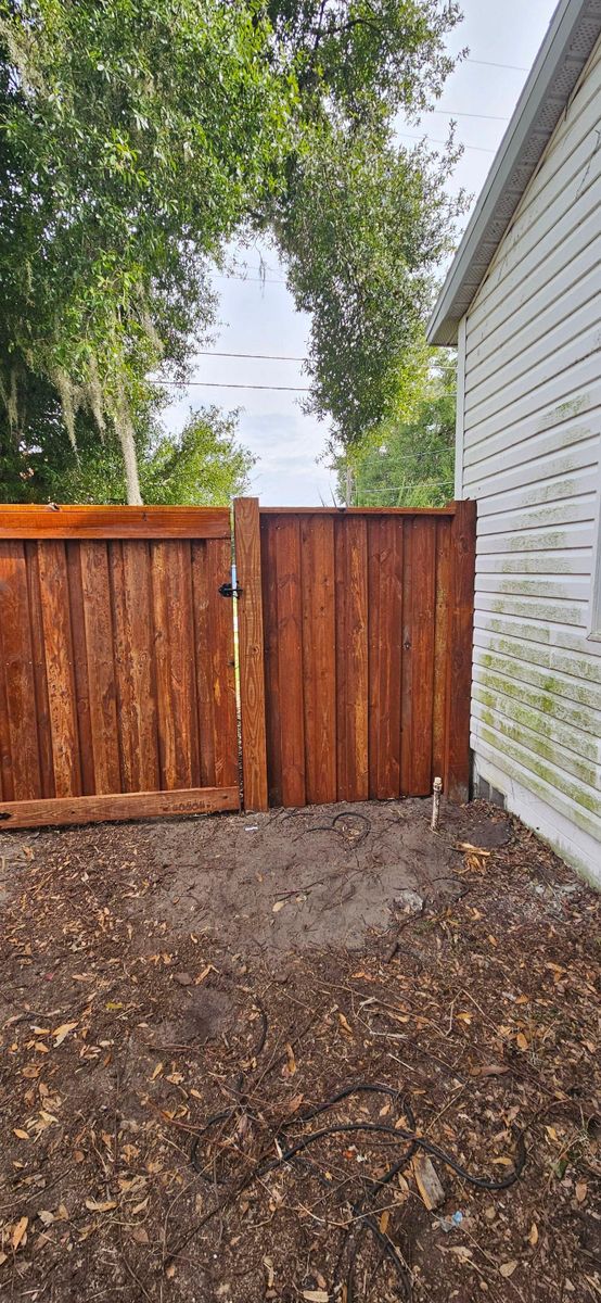 Wood Fence Installation for ASAP Fence & Gates - Central, FL in Leesburg, FL