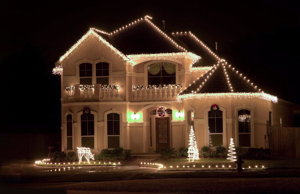 Landscape Lighting for Robbie's Lawn Care, LLC in Middletown, OH
