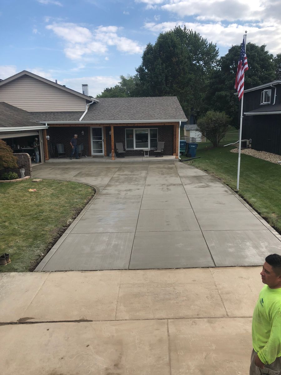 Driveway Installation for Fuentes Concrete Construction in Hammond, IN