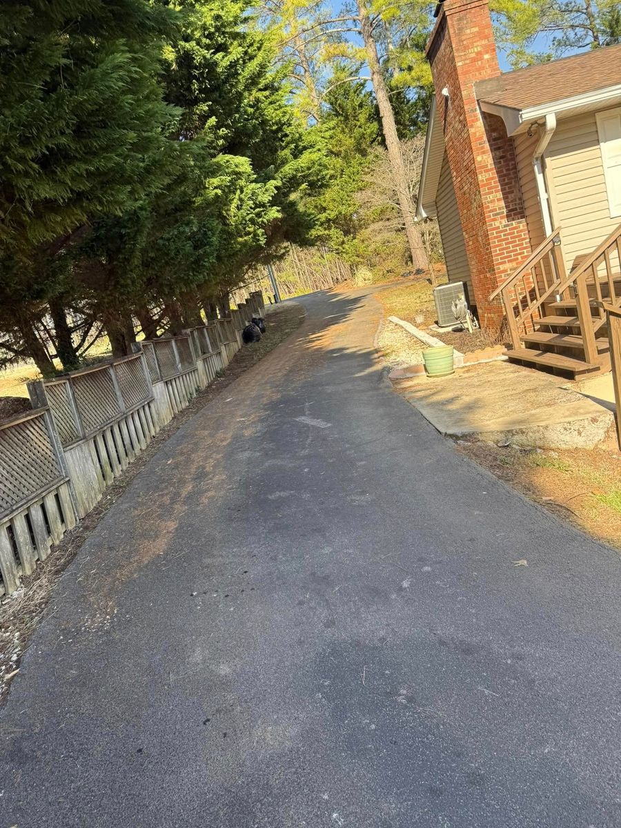 Asphalt Repair for Gus’s Paving and Sealcoating in Buffalo Junction, VA