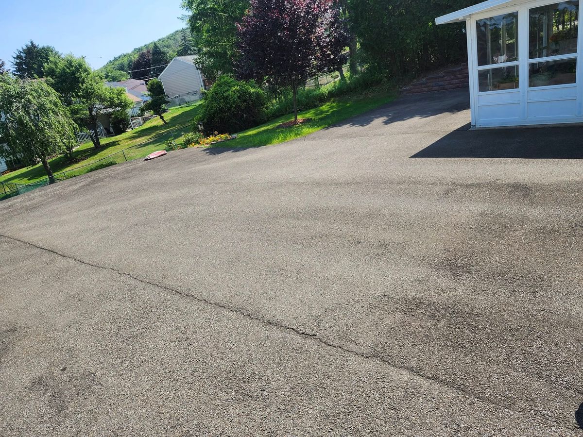 Sealcoating for Victory Driveway Sealcoating in Corning, NY