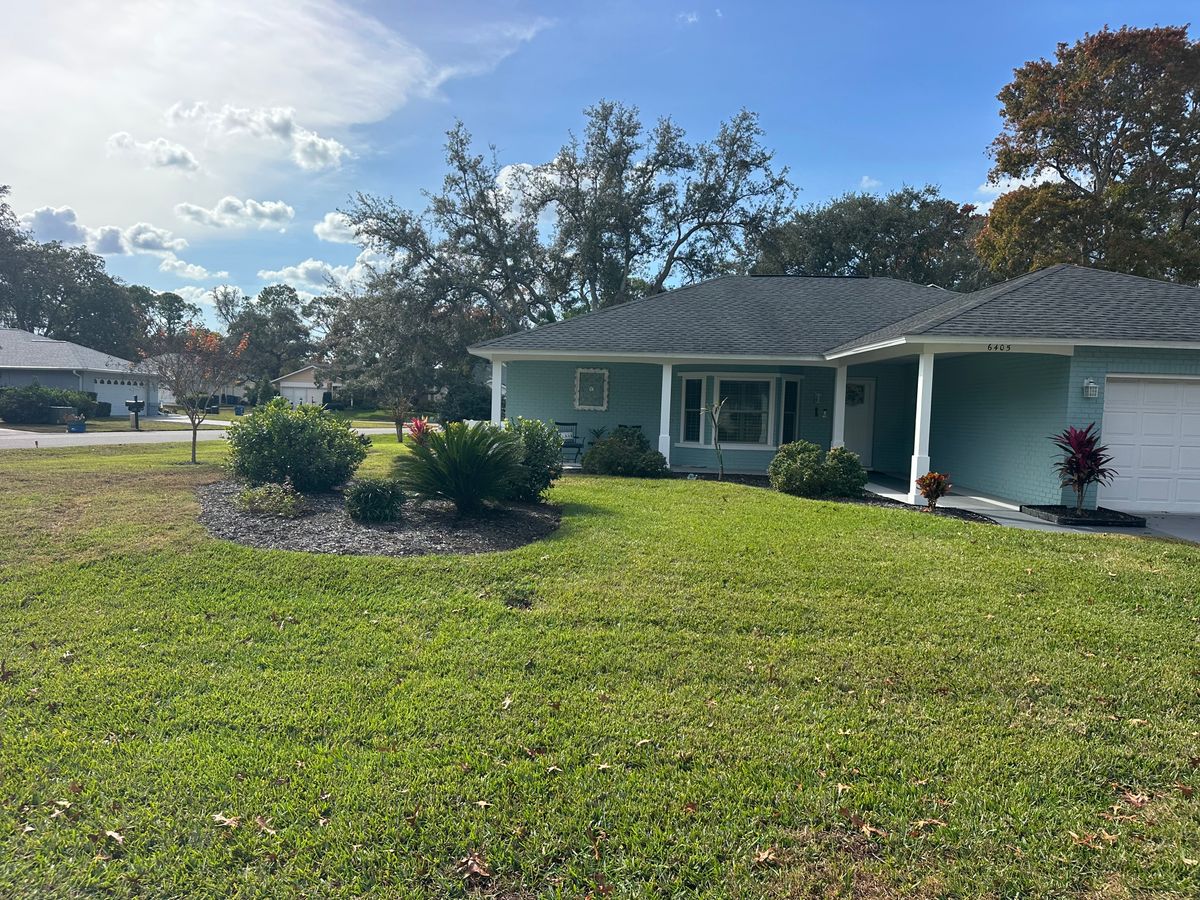 Lawn Spraying for Garrison Pest Control Inc in North Weeki Wachee, FL