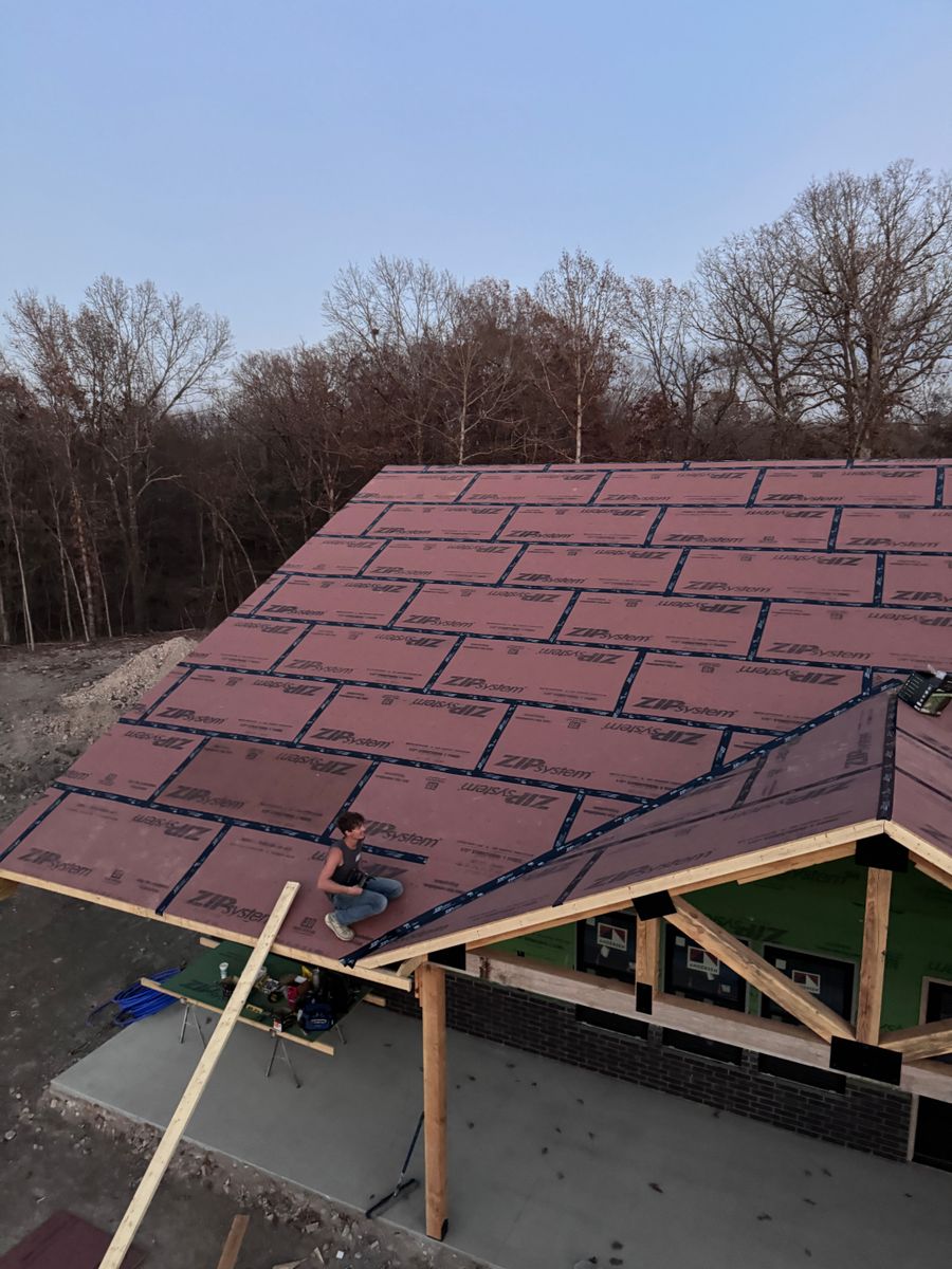 Roofing for Aaron’s Home Remodeling & Repair LLC in Pineville, MO