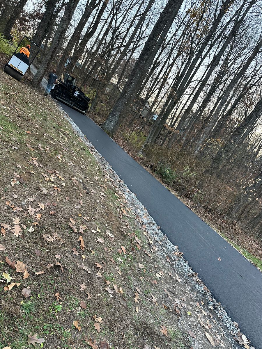 Asphalt Paving for Metzler Paving and Sealcoating LLC in Jacksboro, TN