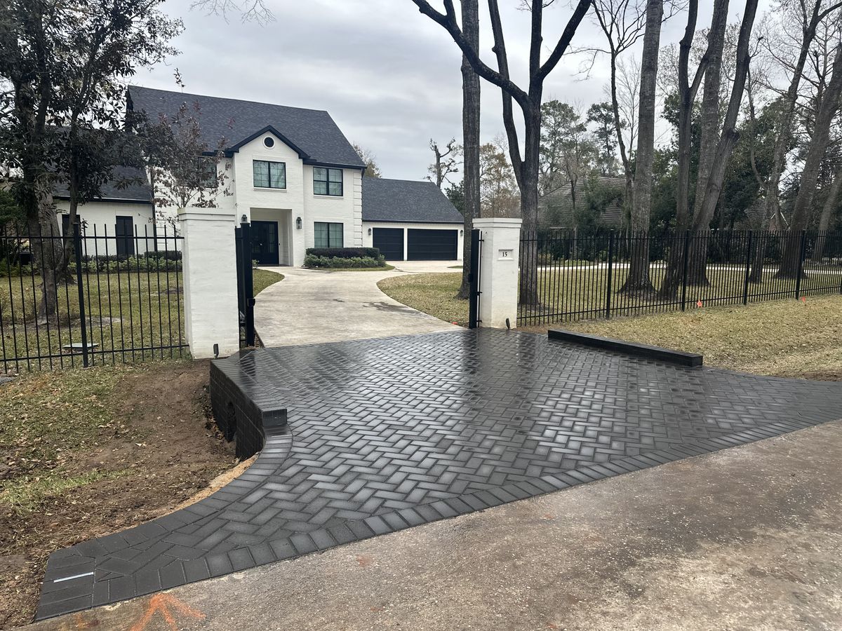 Hardscaping for Atlas Land Design in Creekside Park, TX