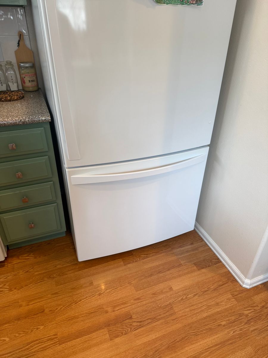 Standard Cleaning for Charikos Cleaning Company in Rock Springs, WY