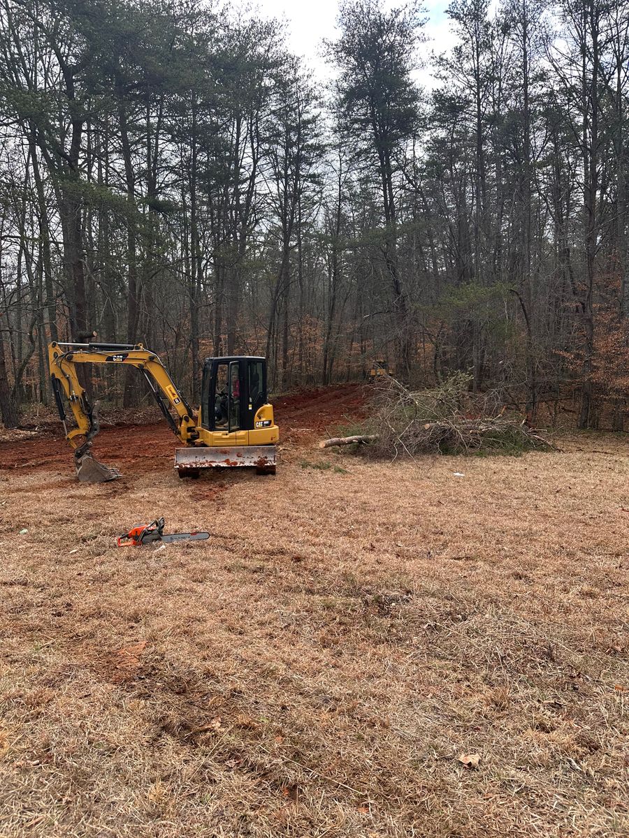 Residential & Commercial Excavation for Fav5 Hauling & Grading in Mount Airy, NC