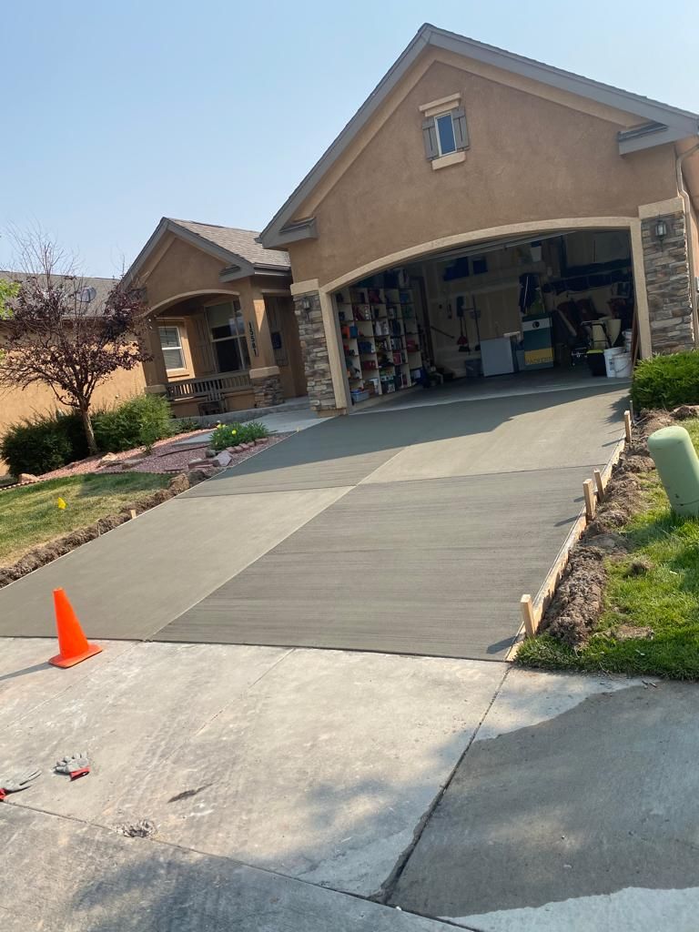 Driveway Construction for J and Son Colorado Concrete LLC in Colorado Springs, CO