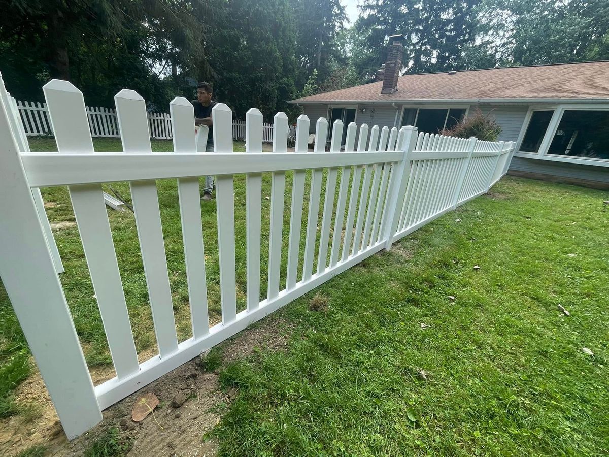 Fence Installation for Reynoso’s Fencing & Lawn Care in Painesville, OH