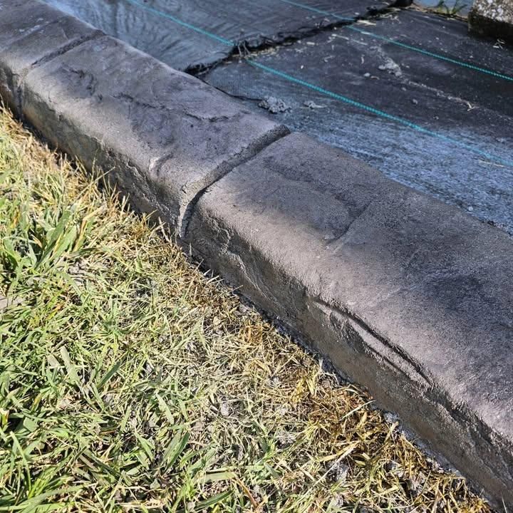 Landscape Curbing for Dust Till Dawn Lawn in London, Kentucky