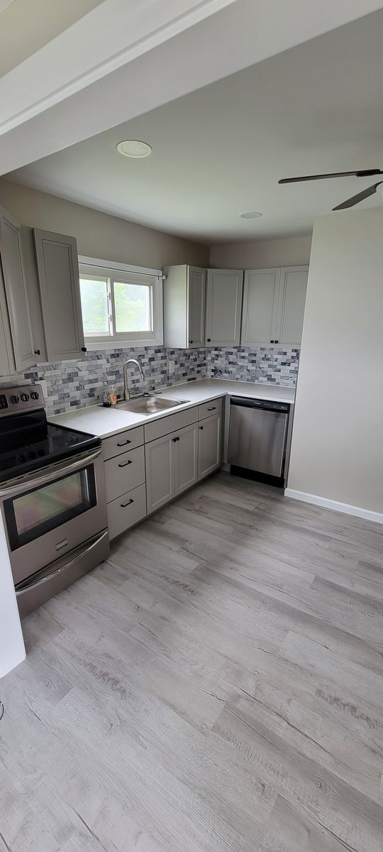 Flooring for Middle Man Construction in Fall Branch, TN