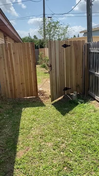 Fencing for Lala Home Solutions in San Juan, TX