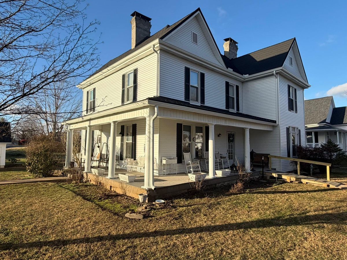 All forms of Siding metal and vynl for KY Gutter Pro & Specialty Roofing Systems in Monticello, KY