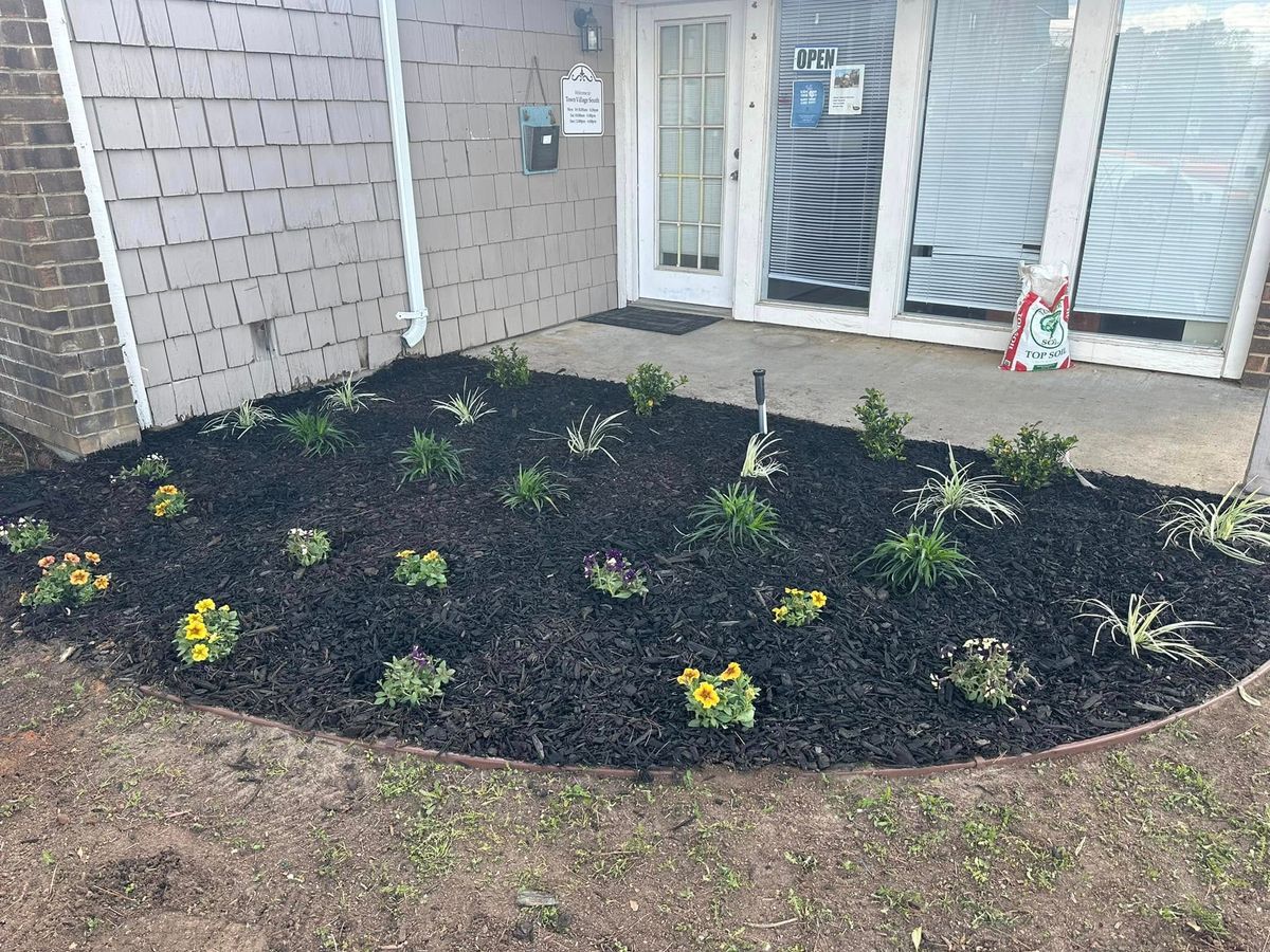 Flower Beds for Wilson's Yard Work, LLC in Tyler, TX