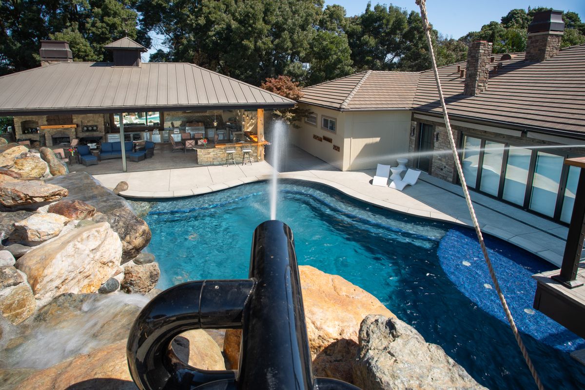 Custom Pool Construction for Western Pools Inc in Marysville, CA