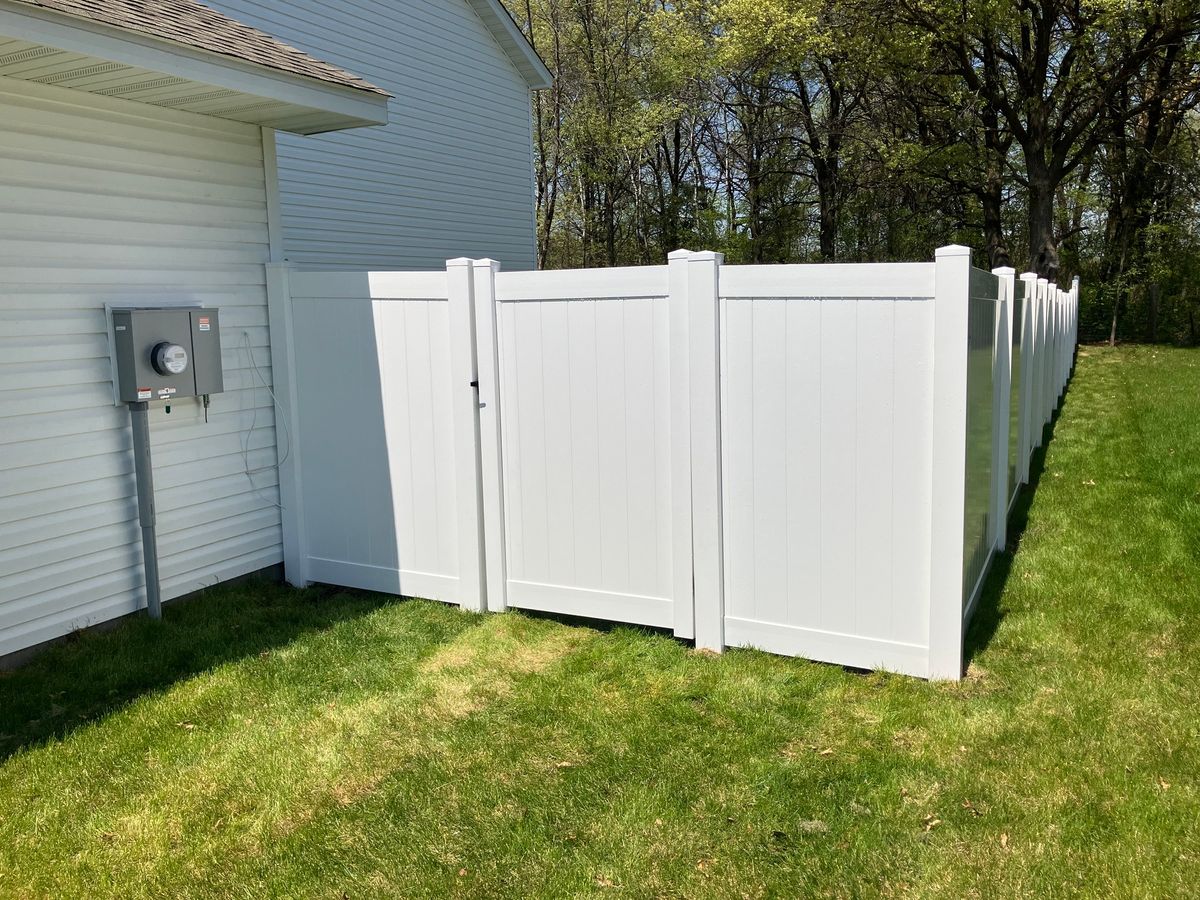 Fence Installation for Nelson Family Fence in Maplewood, MN