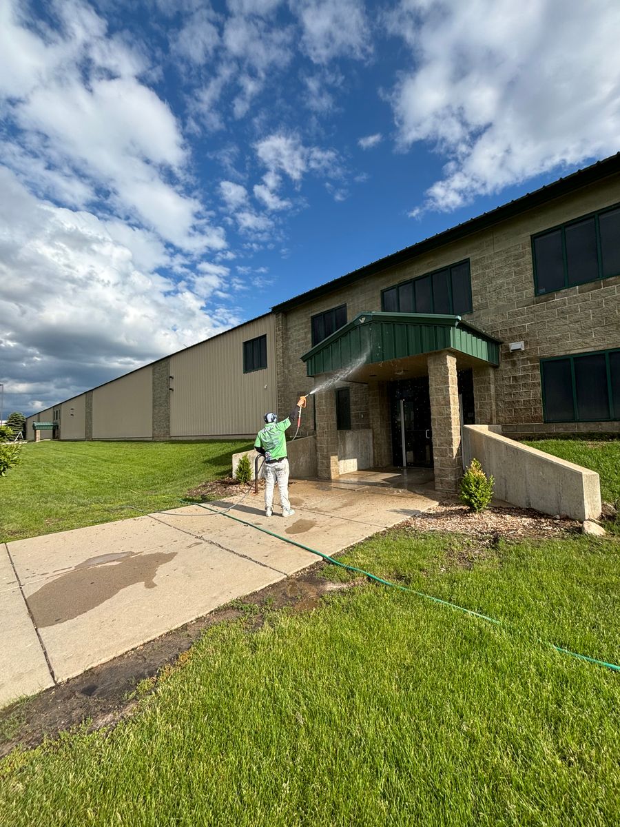 Pressure Washing/House Washing for Bulldog Cleaning Services in Walworth County, WI