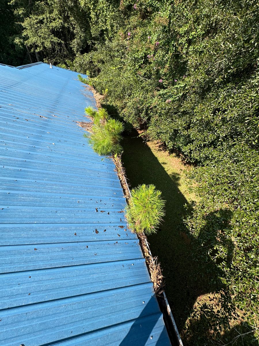Gutter Cleaning for Jameson’s Landscaping & Pressure Washing in Eatonton, GA