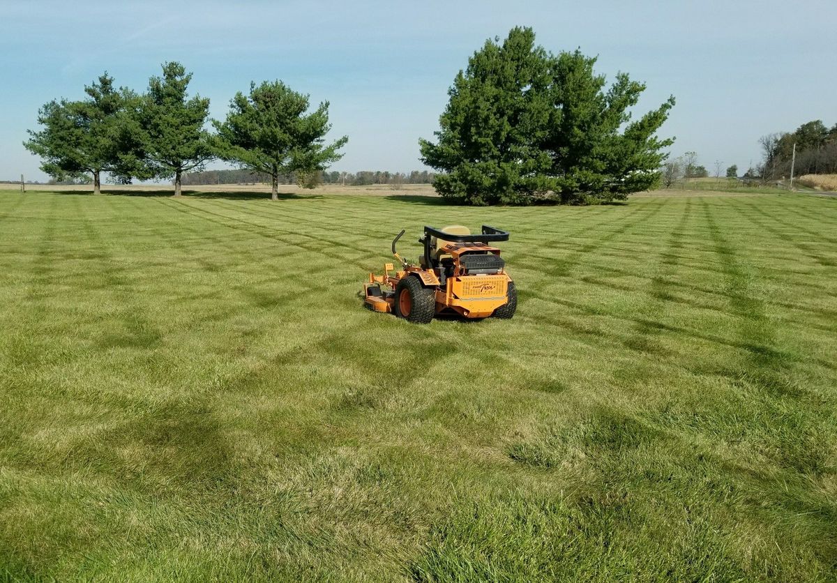 Lawn Maintenance for Stout Mowing & Services LLC in Huntington, IN