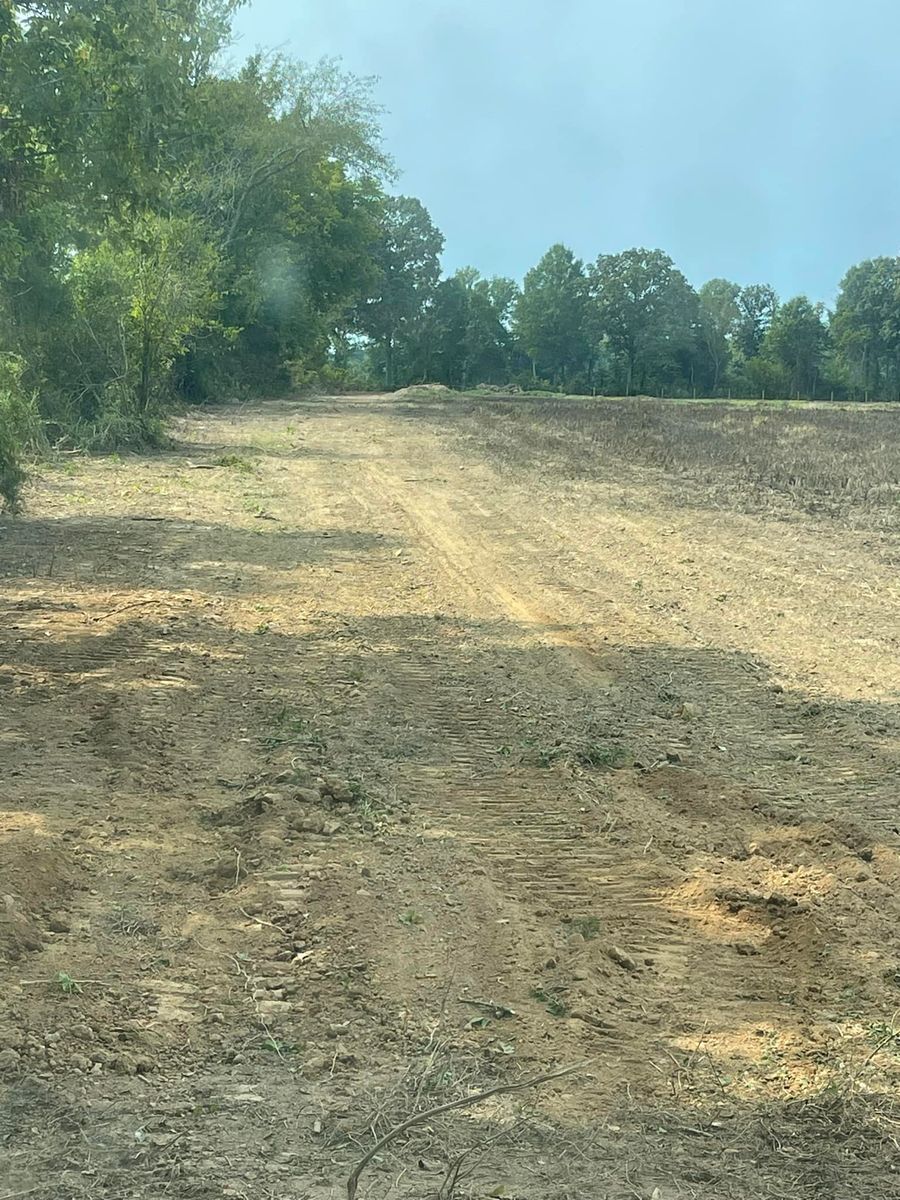 Leveling for Maness Trucking & Excavation in Lexington, TN