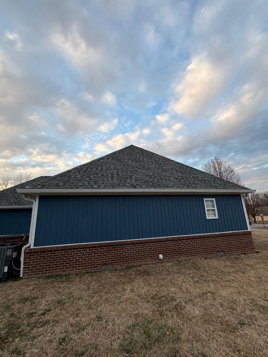 All forms of Siding metal and vynl for KY Gutter Pro & Specialty Roofing Systems in Monticello, KY