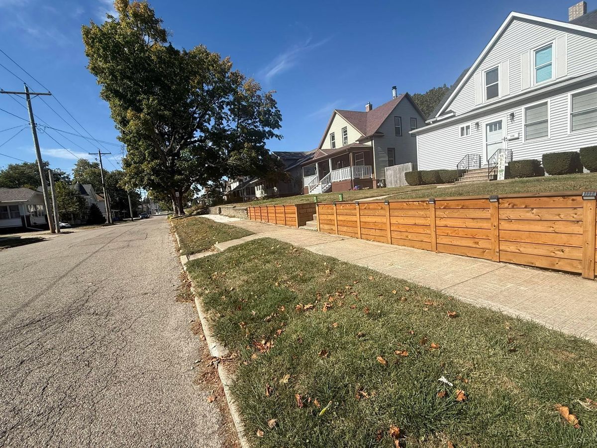 Fence Installation for Illinois Fence & Outdoors in Kewanee, IL
