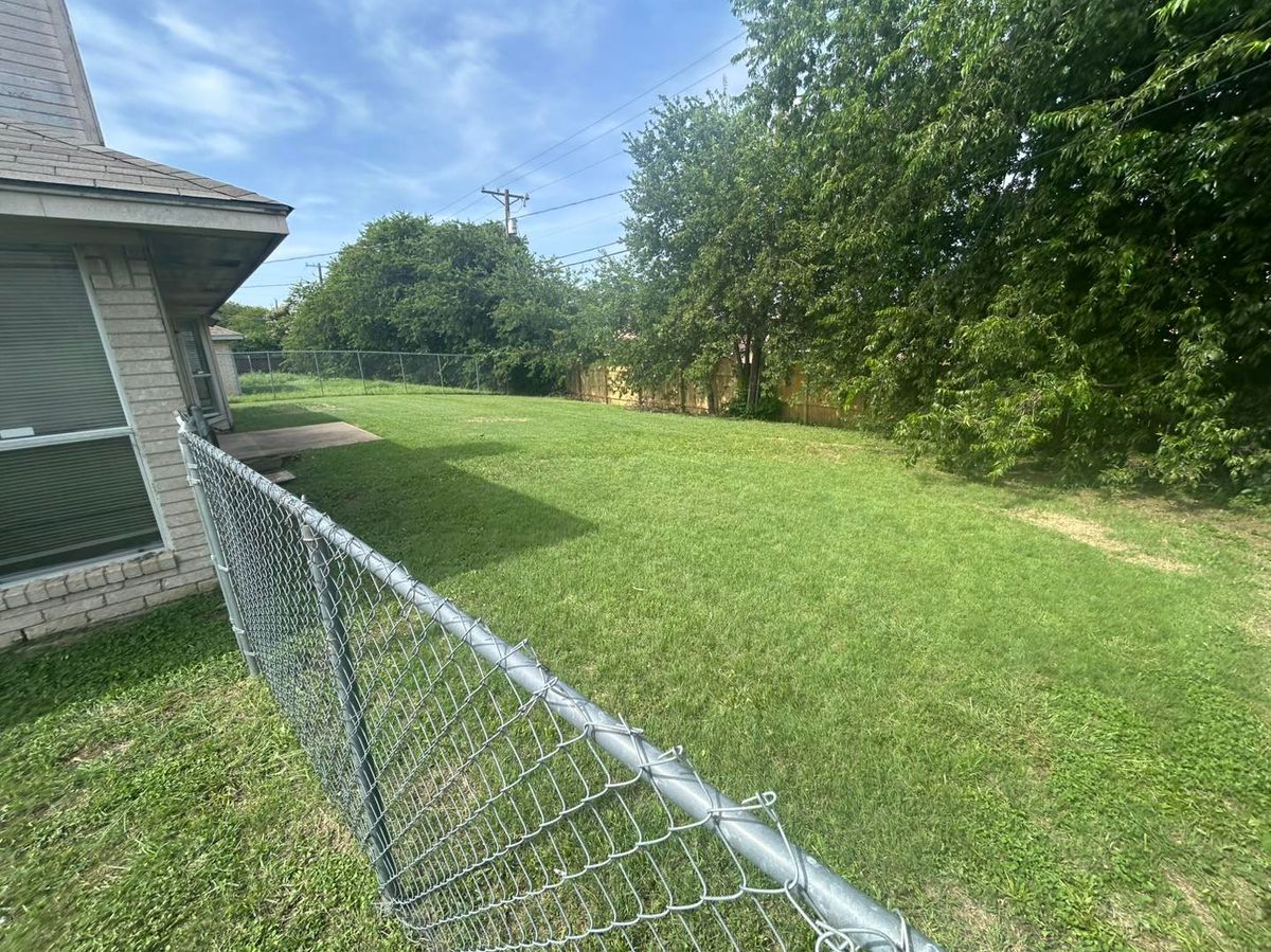 Commercial Lawn Care for D’s Lawncare in Killeen, TX