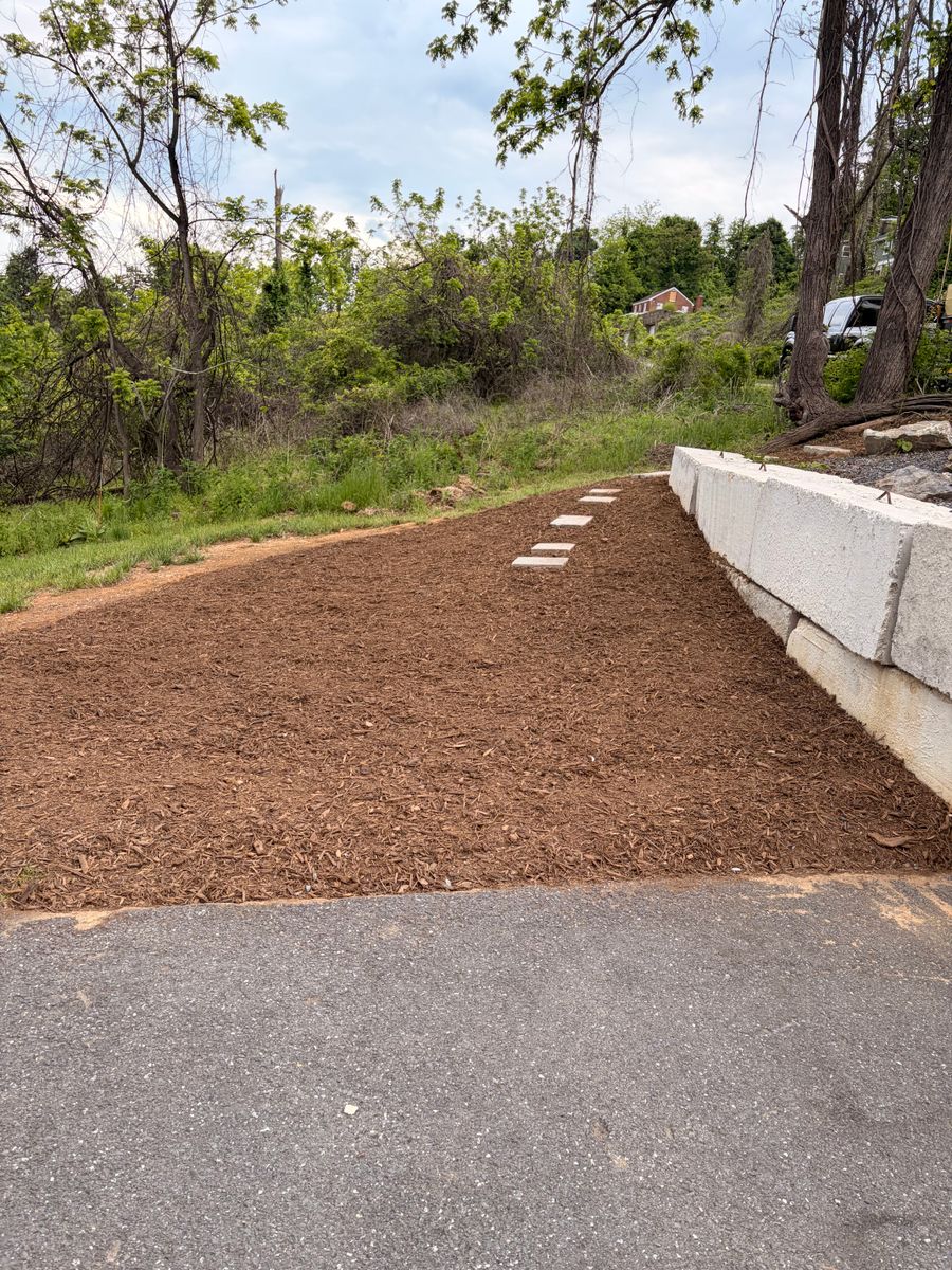 Mulch Installation for Valencia’s Lawncare in Charlottesville, VA