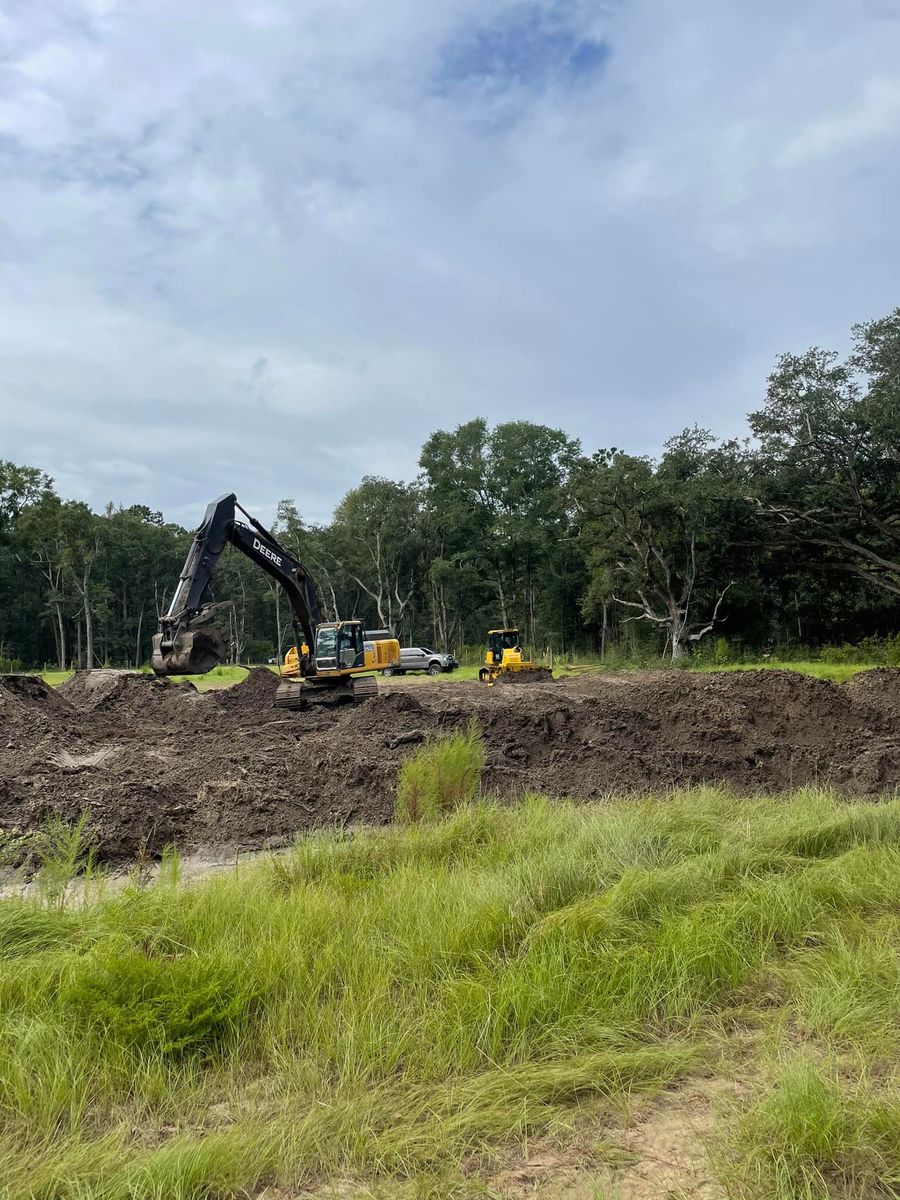 Building Pads for Davis Contracting & Site Work in Adams Run, SC