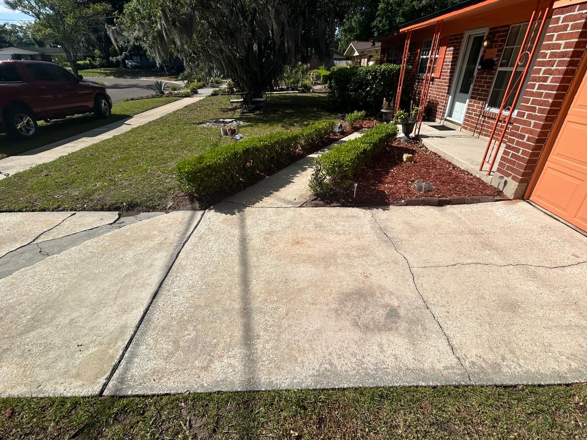 Driveway and Sidewalk Cleaning for Project Masters Group in Tampa, FL