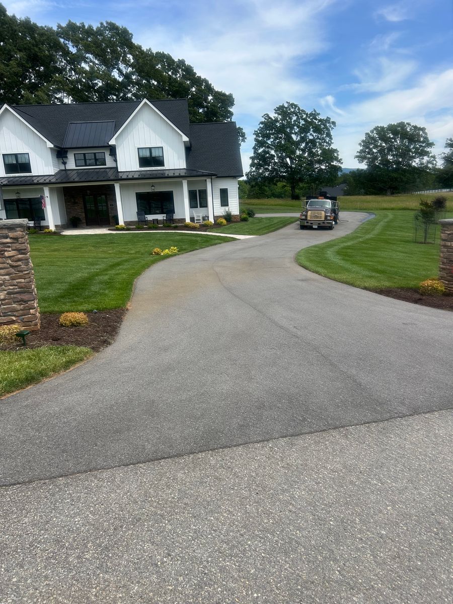 Asphalt Driveways for James R Carter Paving in Roanoke, VA