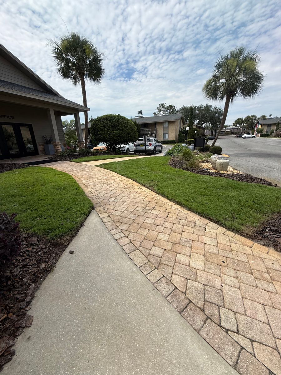 Landscape Maintenance & Mowing Services for Kings Legacy Services in Gainesville ,  FL