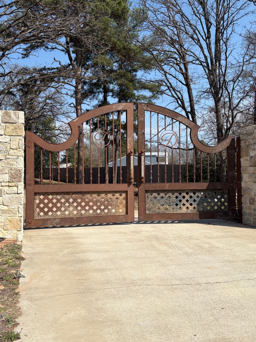 Gate Installation for R & R Metal Works in Tyler, TX