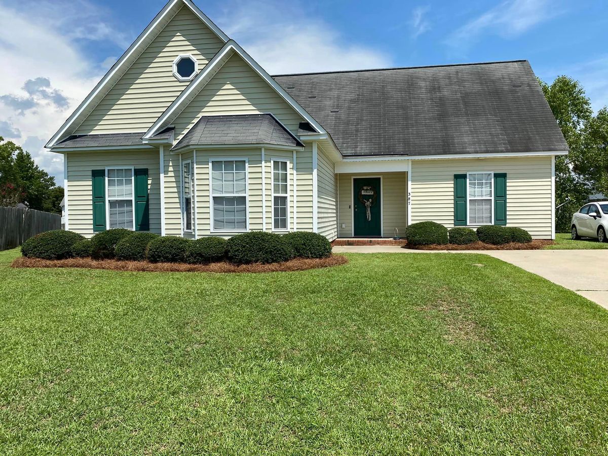 Mulch Installation for Marco's Lawn Care LLC in Greenville, NC