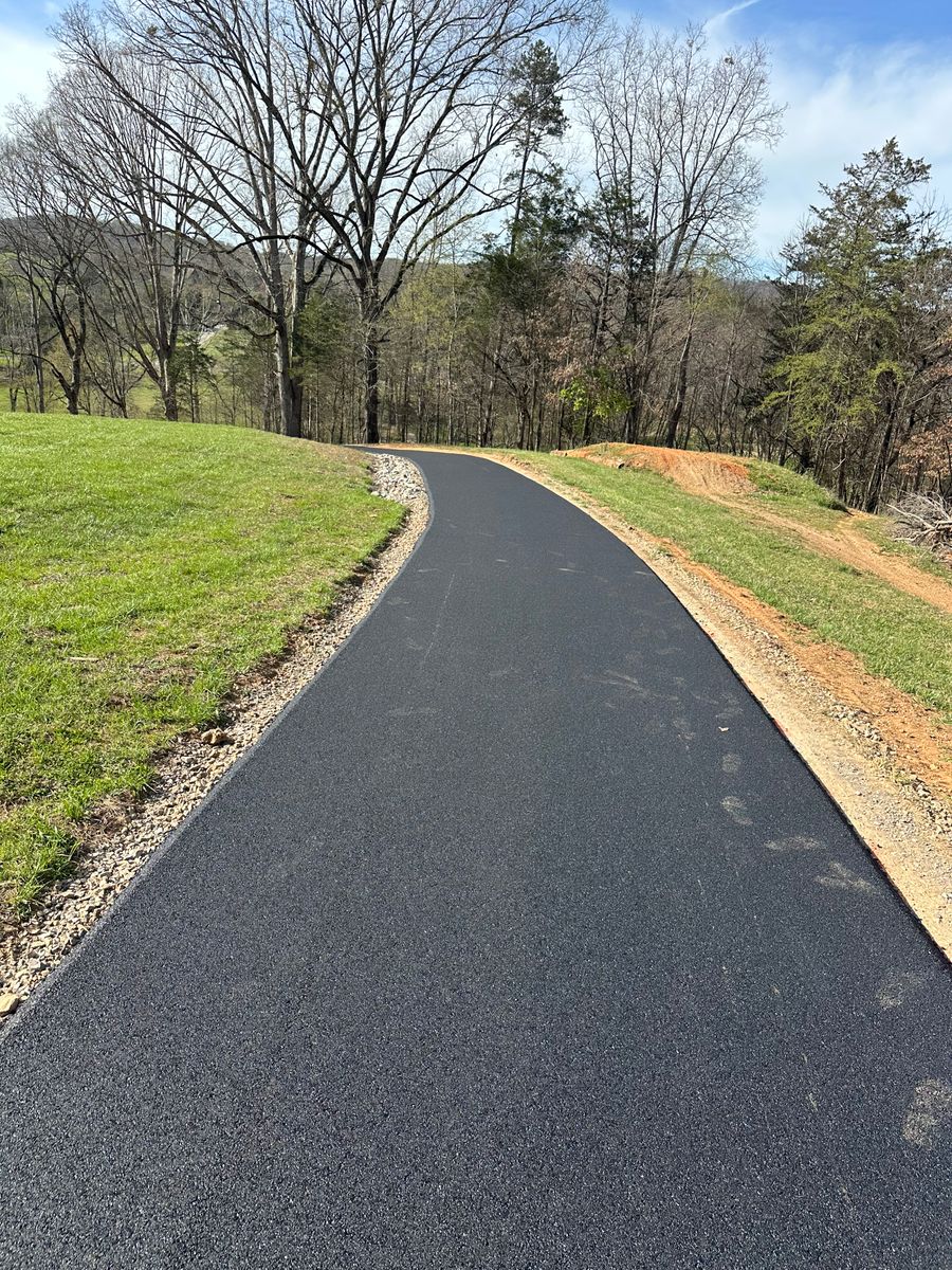 Asphalt Paving for Metzler Paving and Sealcoating LLC in Jacksboro, TN