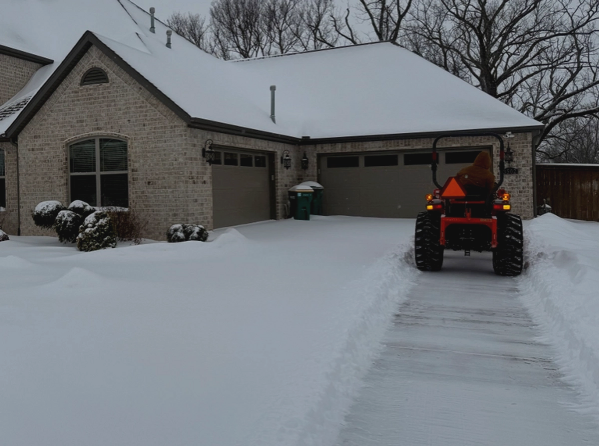 Snow Removal for Pureleaf Lawncare LLC in Springdale, AR