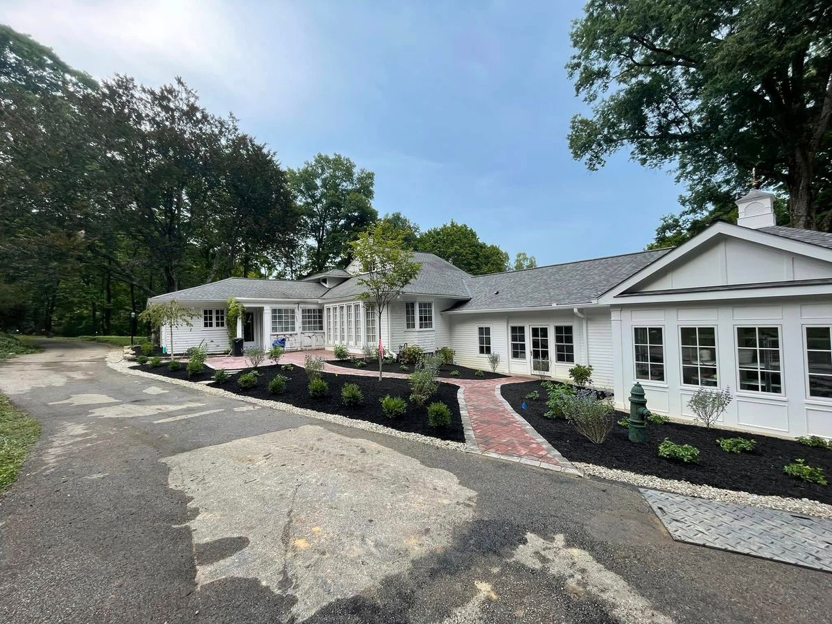 Mulching for Reynoso’s Fencing & Lawn Care in Painesville, OH