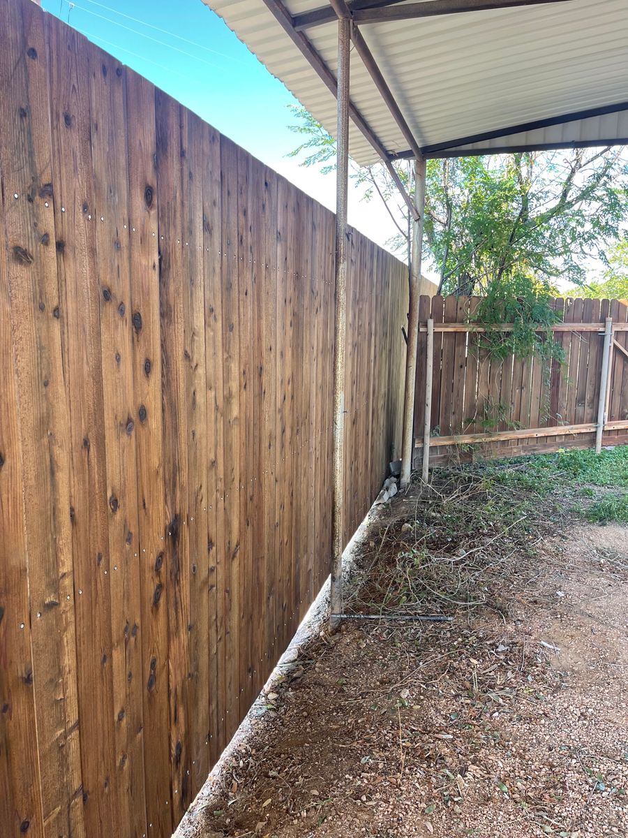 Decorative/Privacy Fencing for 5-7 Fencing & Construction in Madisonville, TX