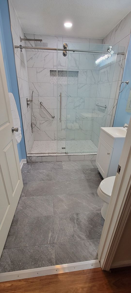 Bathroom Renovation for Middle Man Construction in Fall Branch, TN