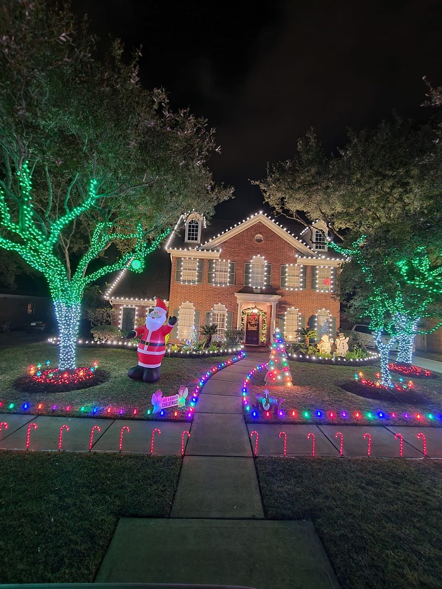 Cristmas Light Installation for Right Choice Landscaping LLC in Houston, TX