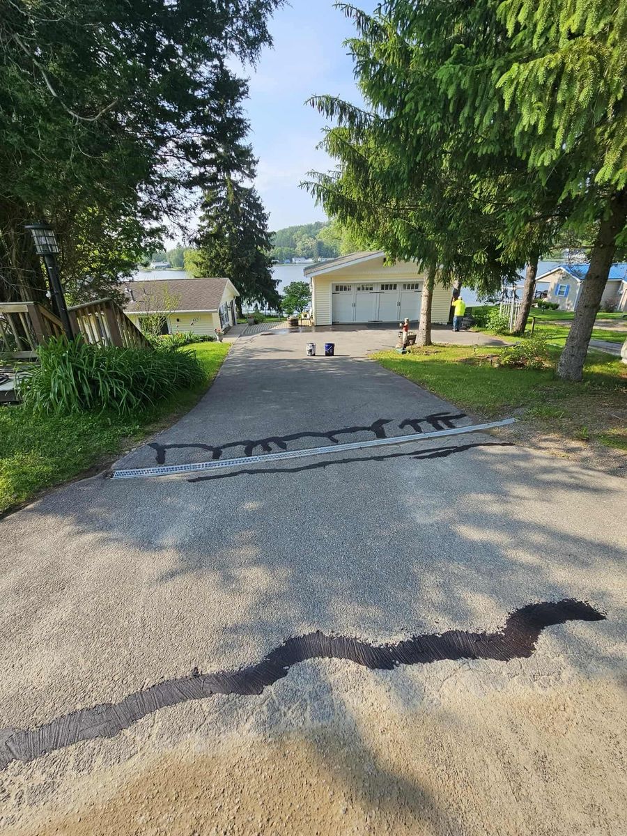 Sealcoating for Victory Driveway Sealcoating in Corning, NY