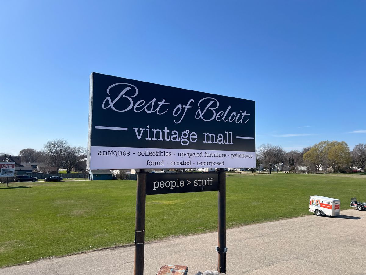 Store Front Signs for MTZ Signs in Janseville, WI