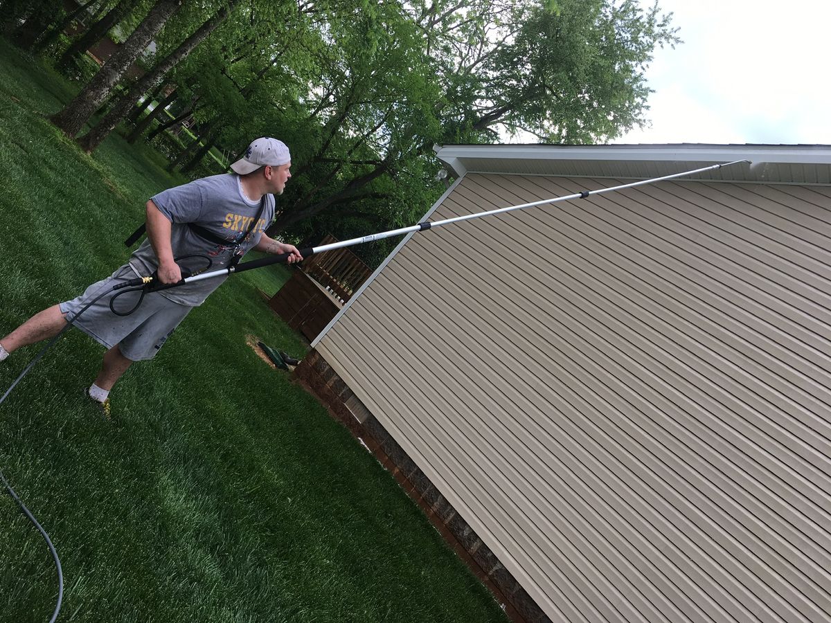 Pressure washing for B.D. Bowling Enterprise LLC in Bowling Green, Kentucky